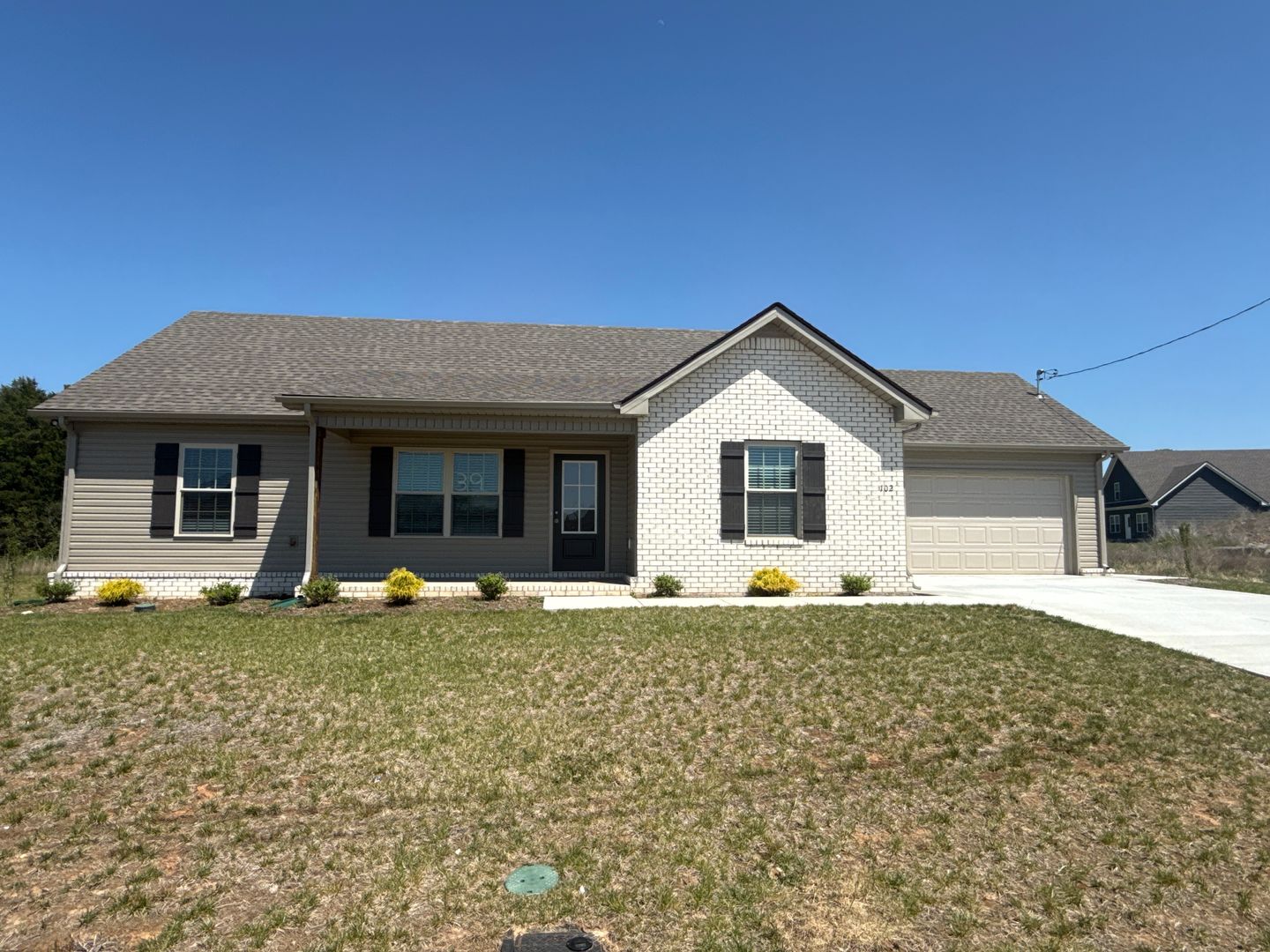 Shelbyville House: 102 Hidden Circle