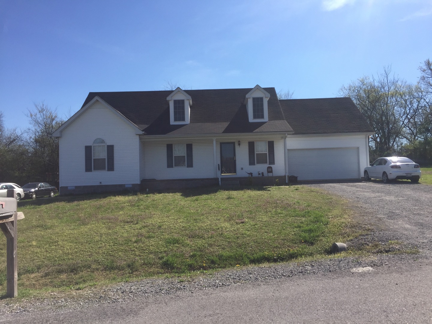 Murfreesboro House: 222 Gill Court