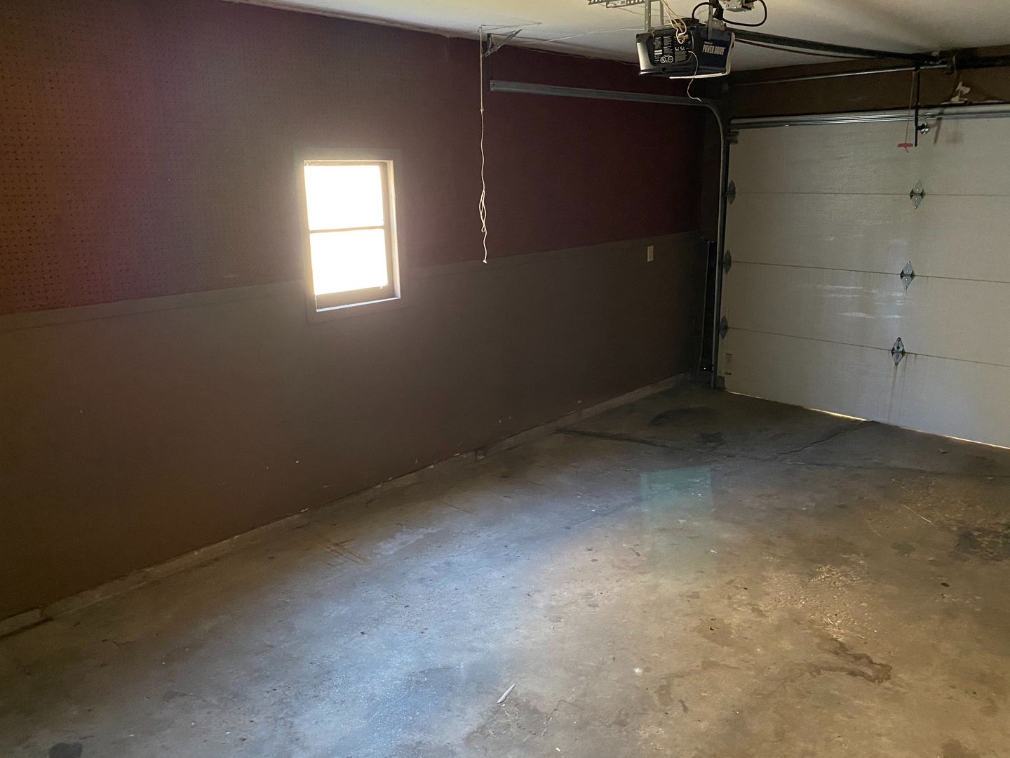 East Moline Apartment: 2630 Kennedy Dr