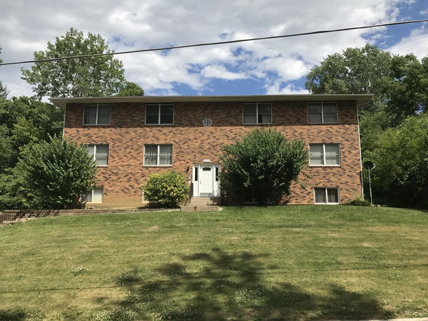 Rock Island Apartment: 8903 35th St., W