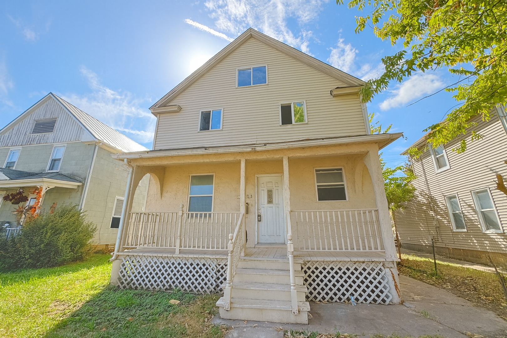 Silvis House: 620 1st Ave