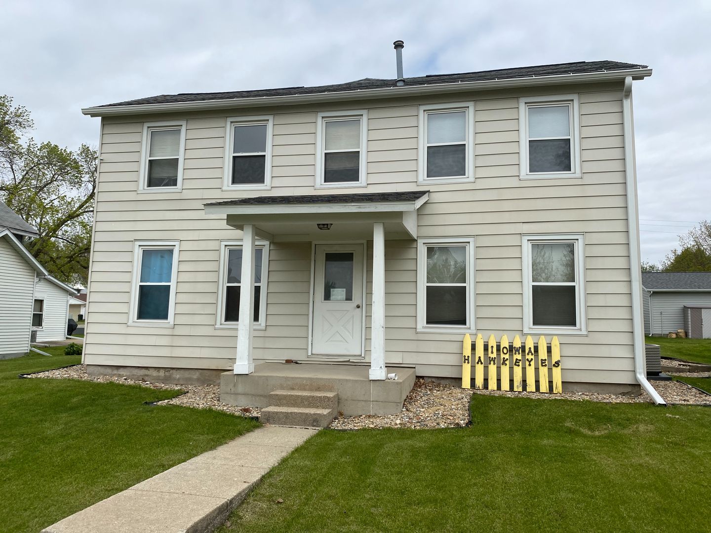 Wilton Apartment: 215 E 5th St