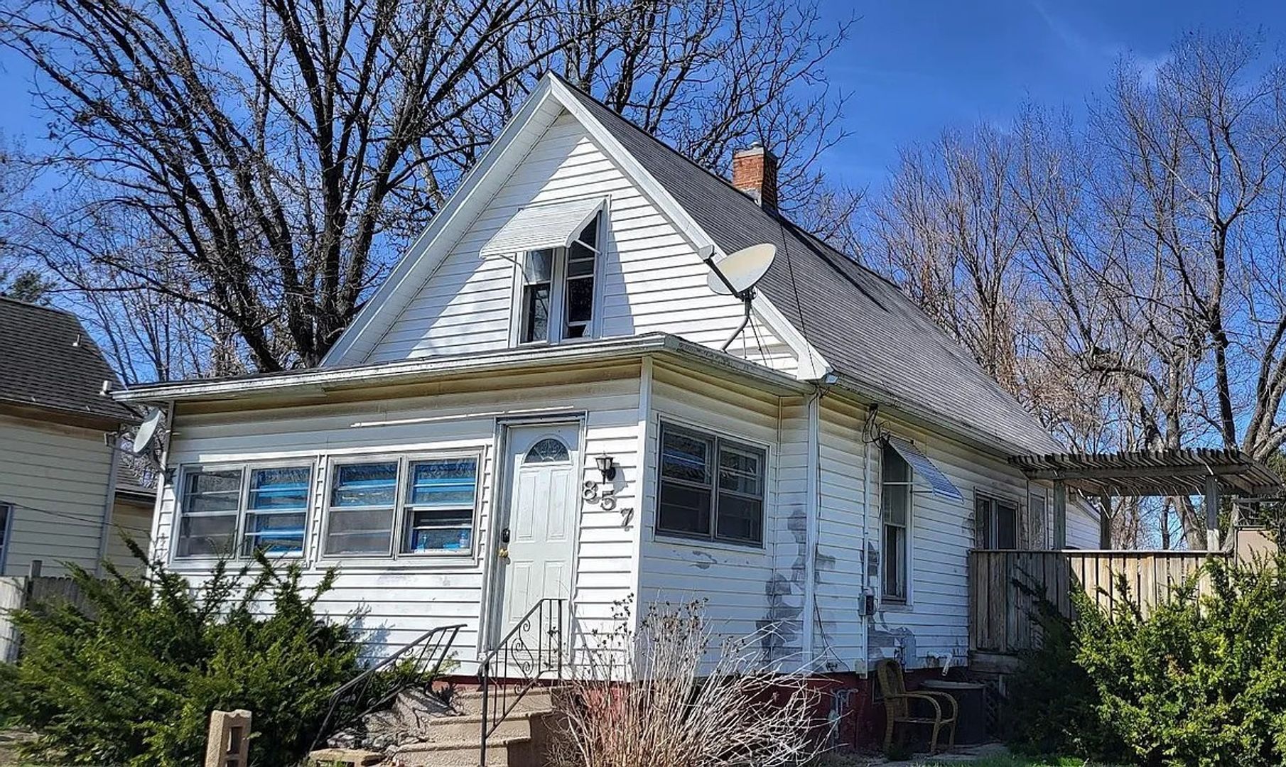 Check this Charming Single-Family Home in Galesburg!