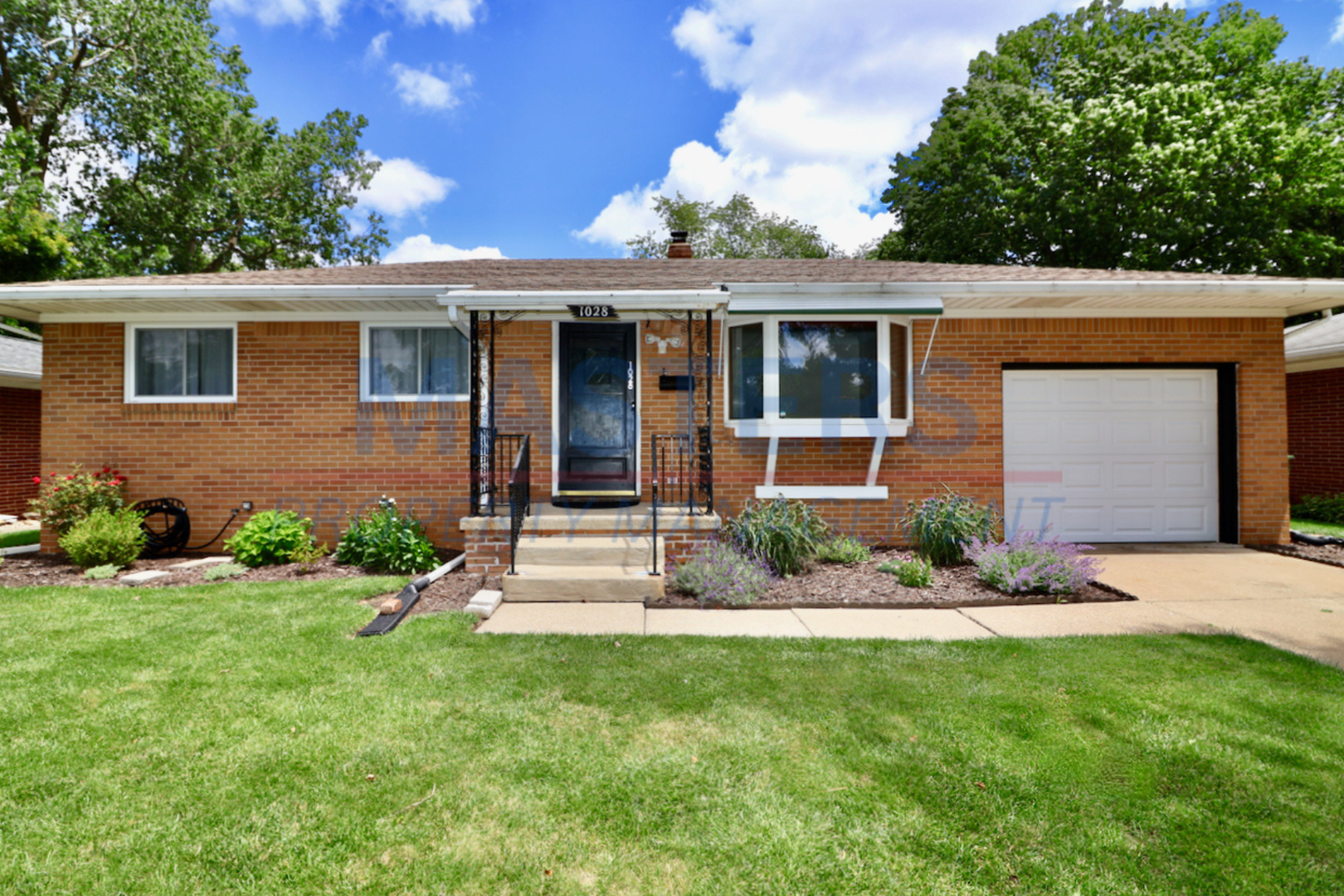 Maumee House: 1028 Rosedale St