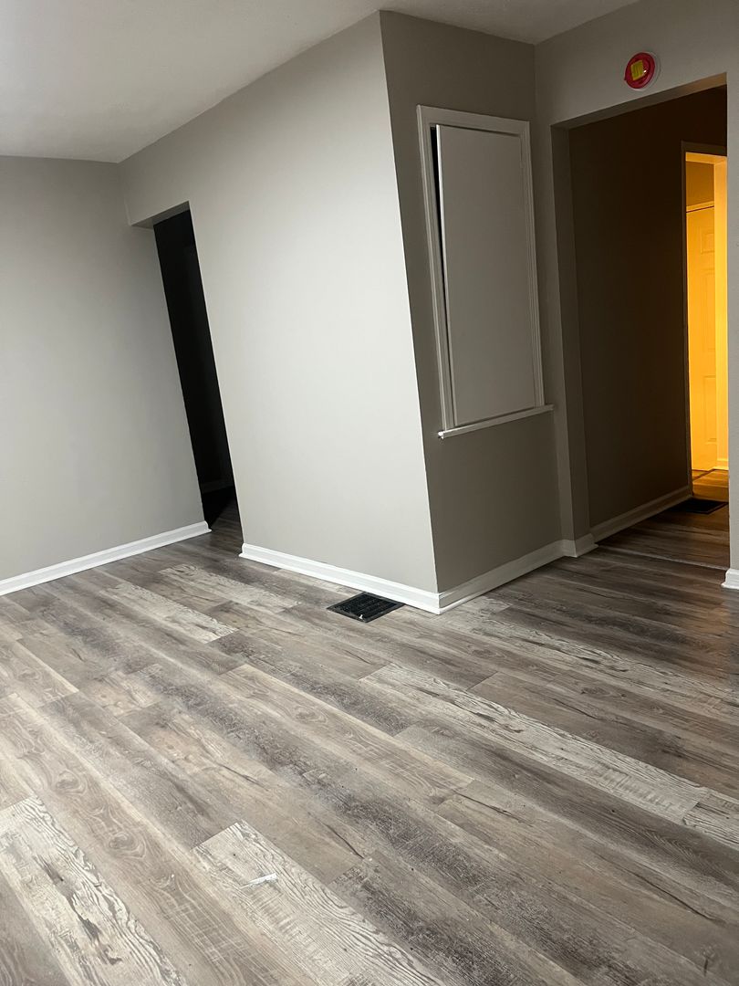 Indianapolis Apartment: 1464 W 32nd Street