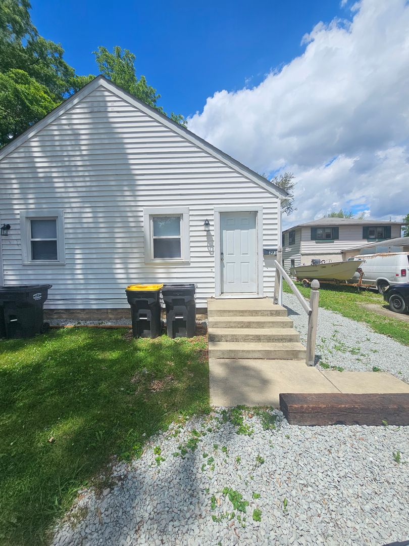 Anderson Apartment: 2710 East 10th Street