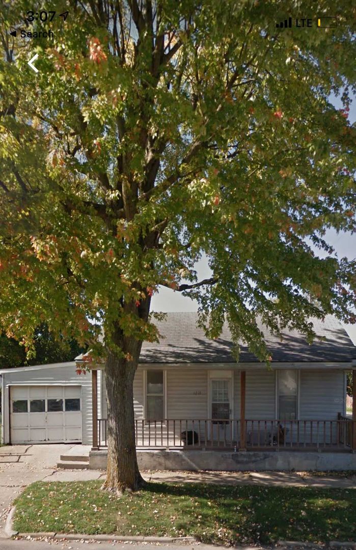 Connersville House: 1213 N Eastern Ave