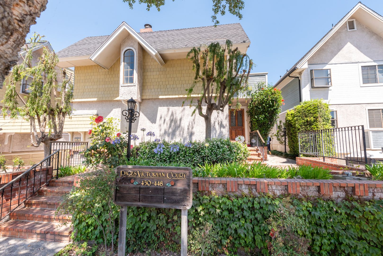 Pasadena Townhome: 444 S Los Robles Ave APT 2