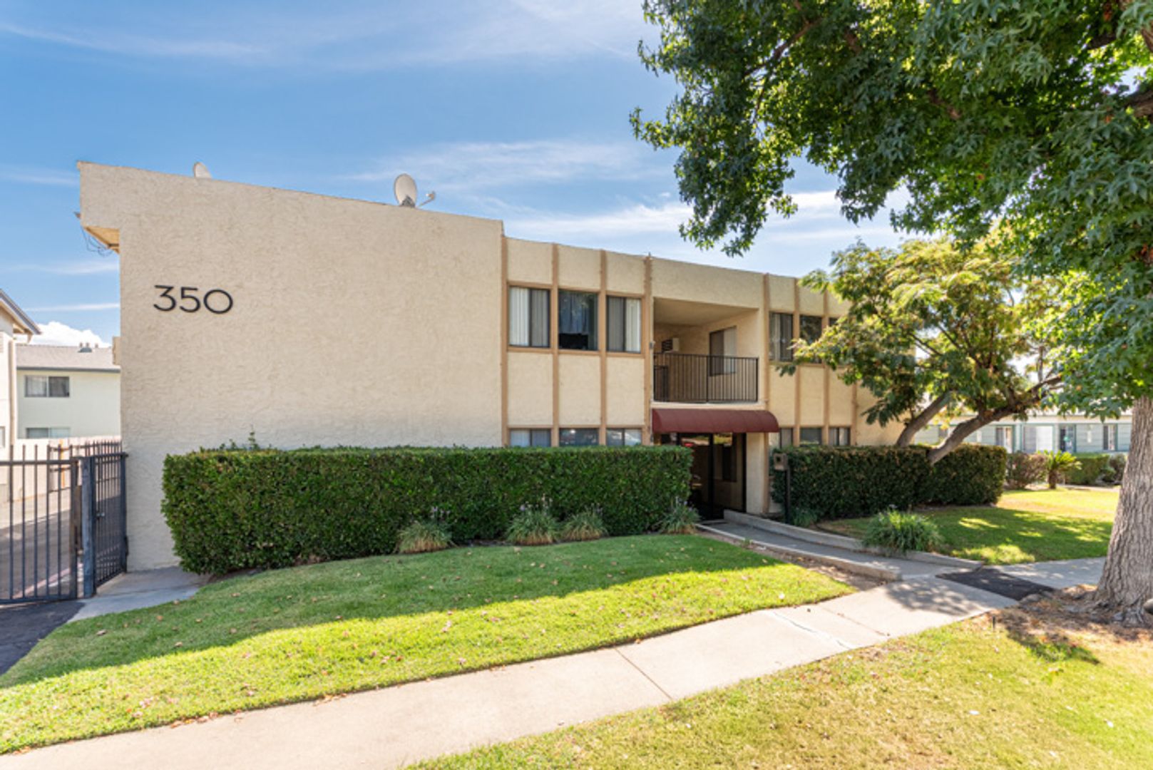 Pasadena Apartment: 350 S Sierra Madre Blvd