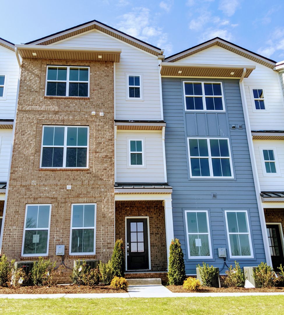 Nolensville House: 142 Greenbrook North Way