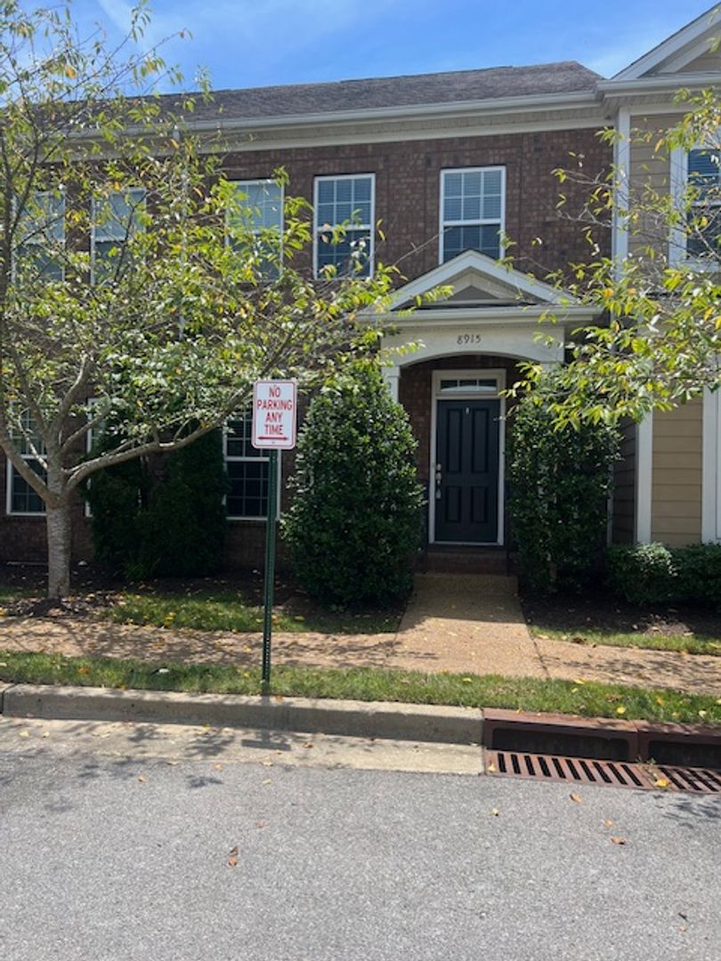 Nashville House: 8915 Sunnyfield Way