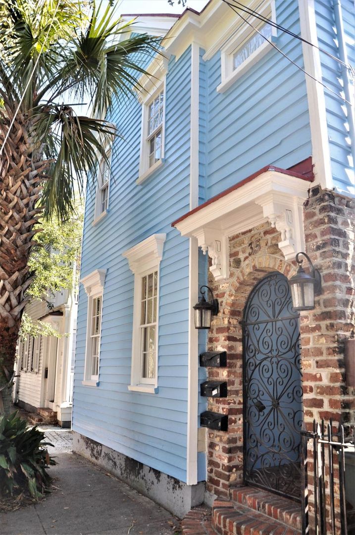 Charleston Apartment: 35 Bogard Street