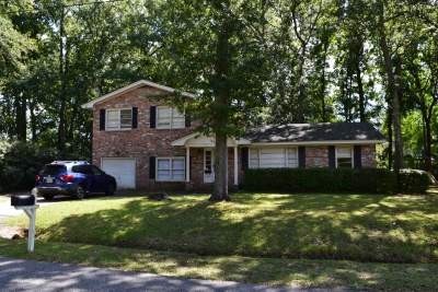 Charleston House: 1558 Dunnes Lane