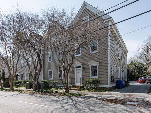 Charleston House: 141-A Coming Street