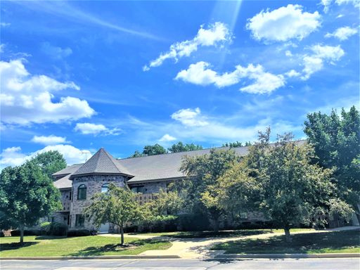Rent Special! Parkwood Lake - Franklin – photo 1