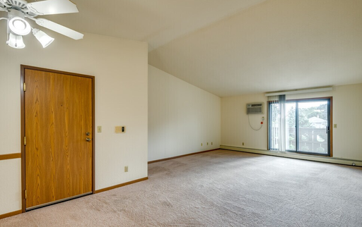 Central Park - West Allis - 2 Bedroom / 2 Bath Upper – photo 1