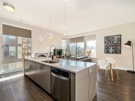 Contour on Prospect: 1-bedroom short-term rental – photo 1