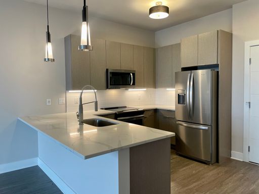 321 Jefferson 2-Bedroom/2-Bath B5 - east views – photo 1