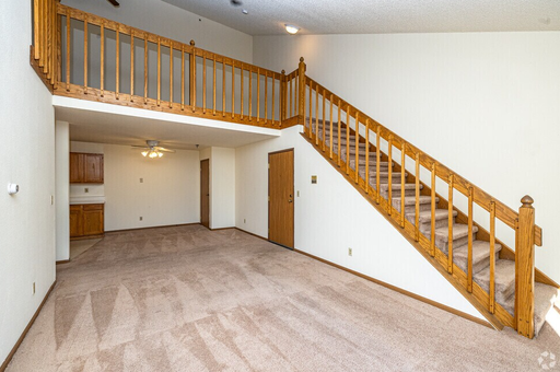 Greenfield Park - 3 Bedroom / 2.5 Bath Upper with Loft – photo 1