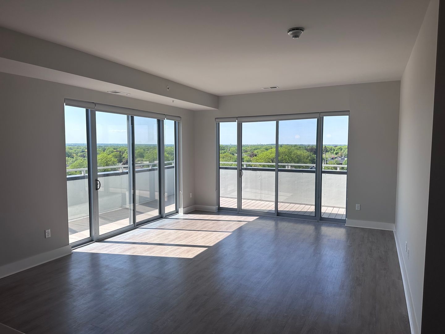 Milwaukee Apartment: 4175 North Oakland Avenue