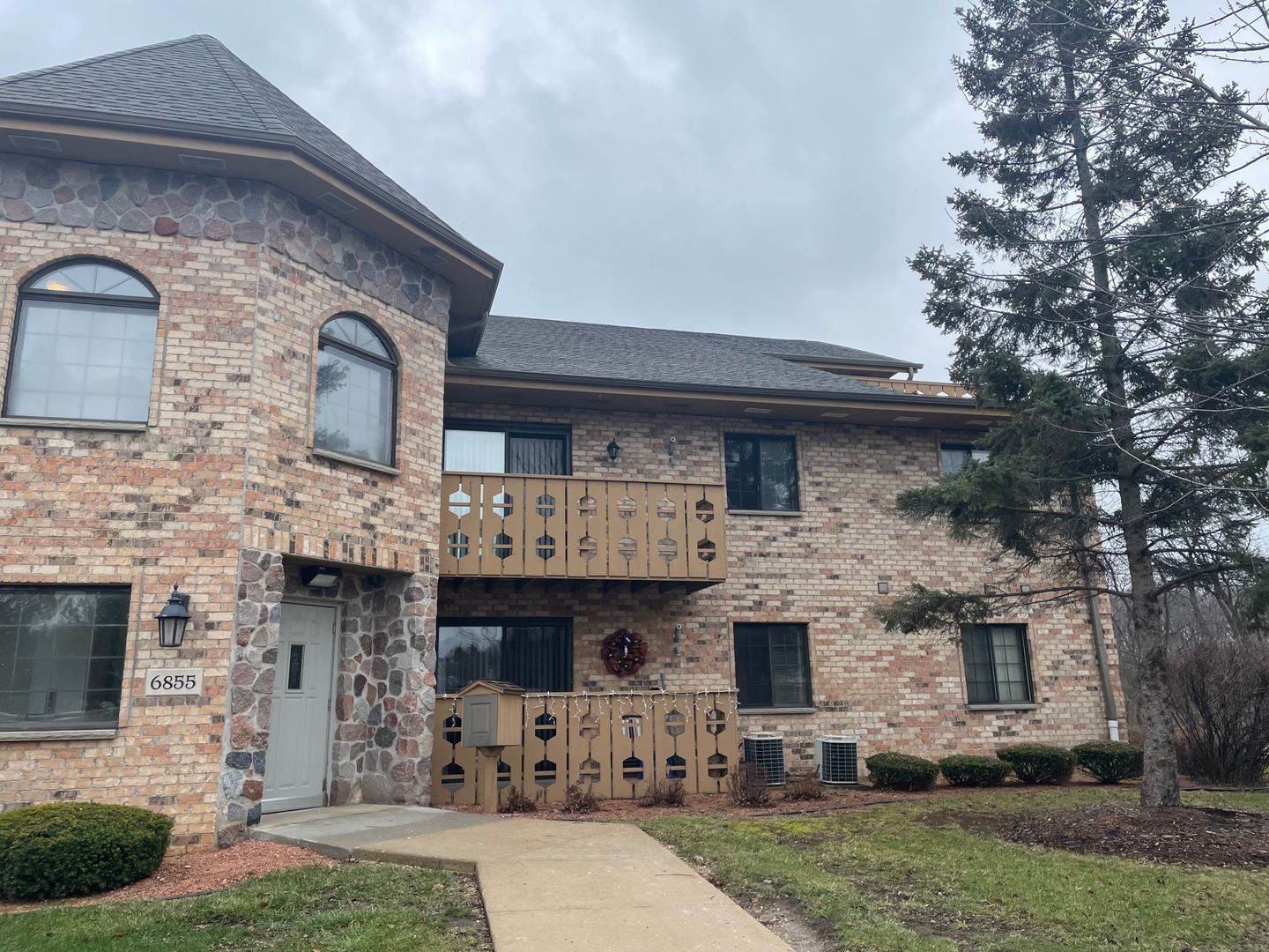 Franklin Apartment: 6801-6865 South 68th Street