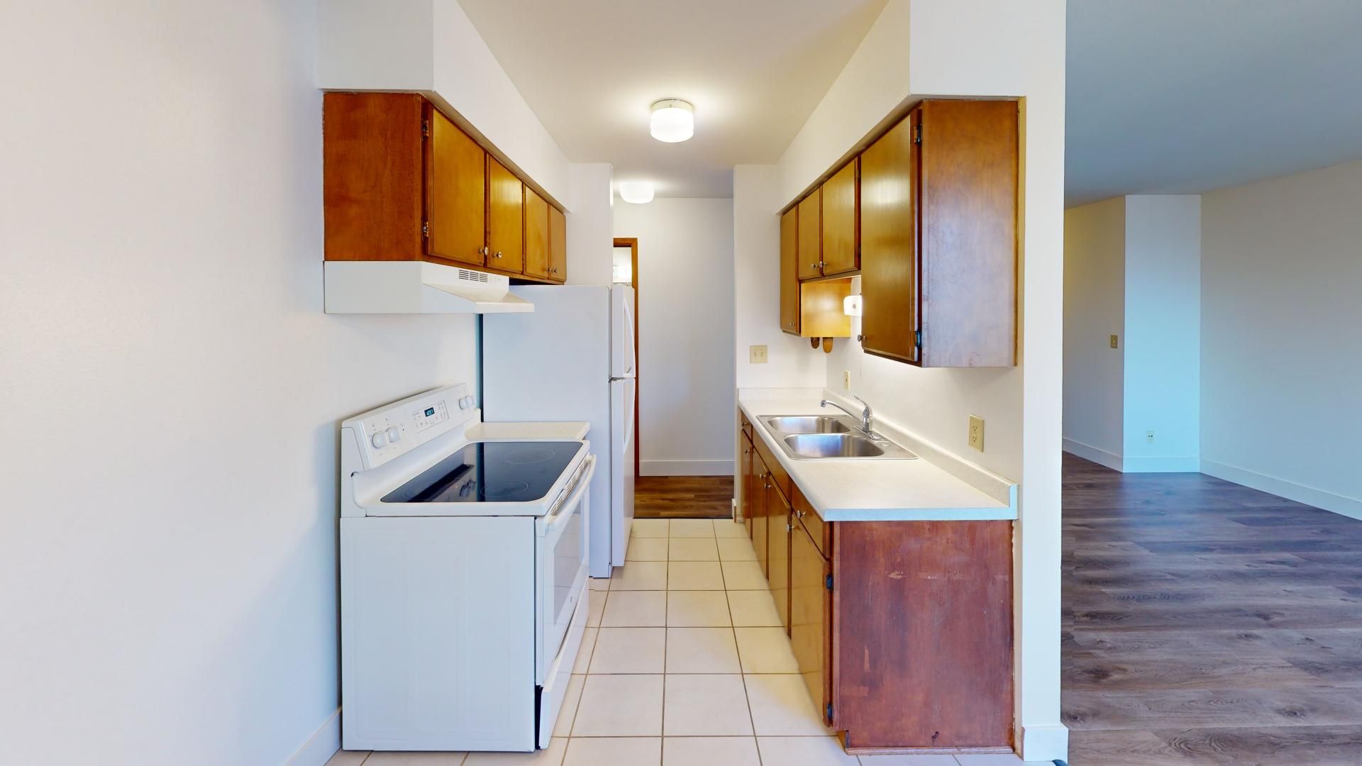 Milwaukee Apartment: 2466 - 2480 N Oakland Ave