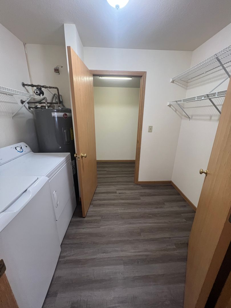 Laundry room at Stone Creek (3 of 5)