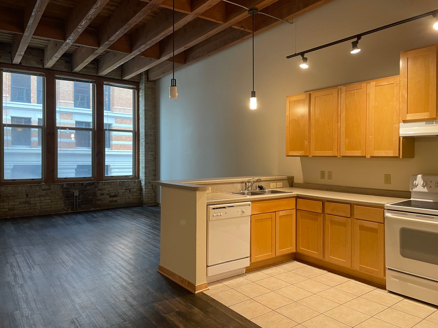 RiverView Lofts, LLC 1 of 12