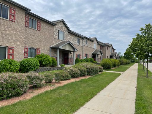 Lake Park Reserve - St. Francis - Style A - 2 Bed / 2 Bath Lower
