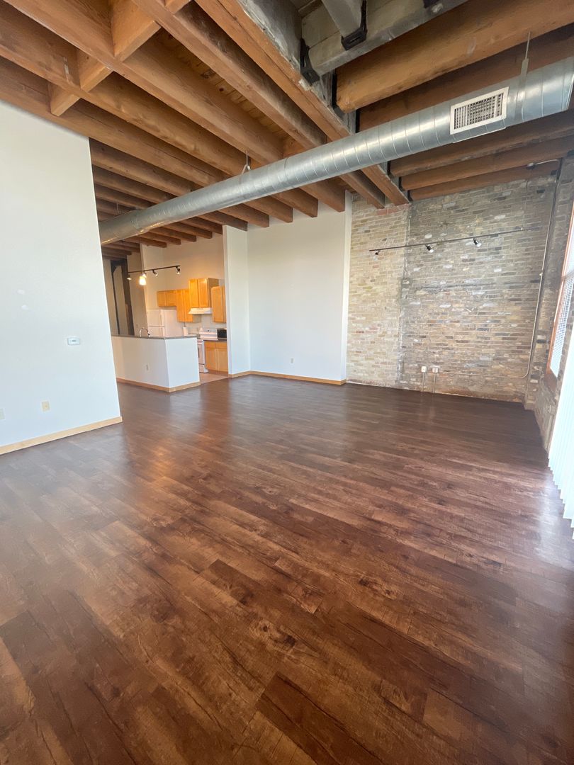 RiverView Lofts, LLC 5 of 13