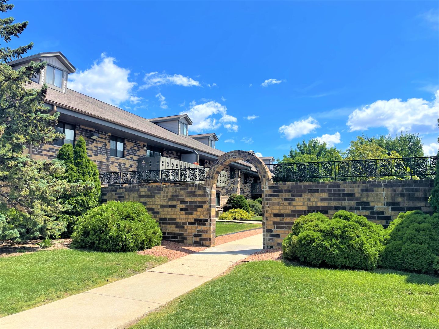 West Allis Apartment: 6901-6951 West Orchard Street