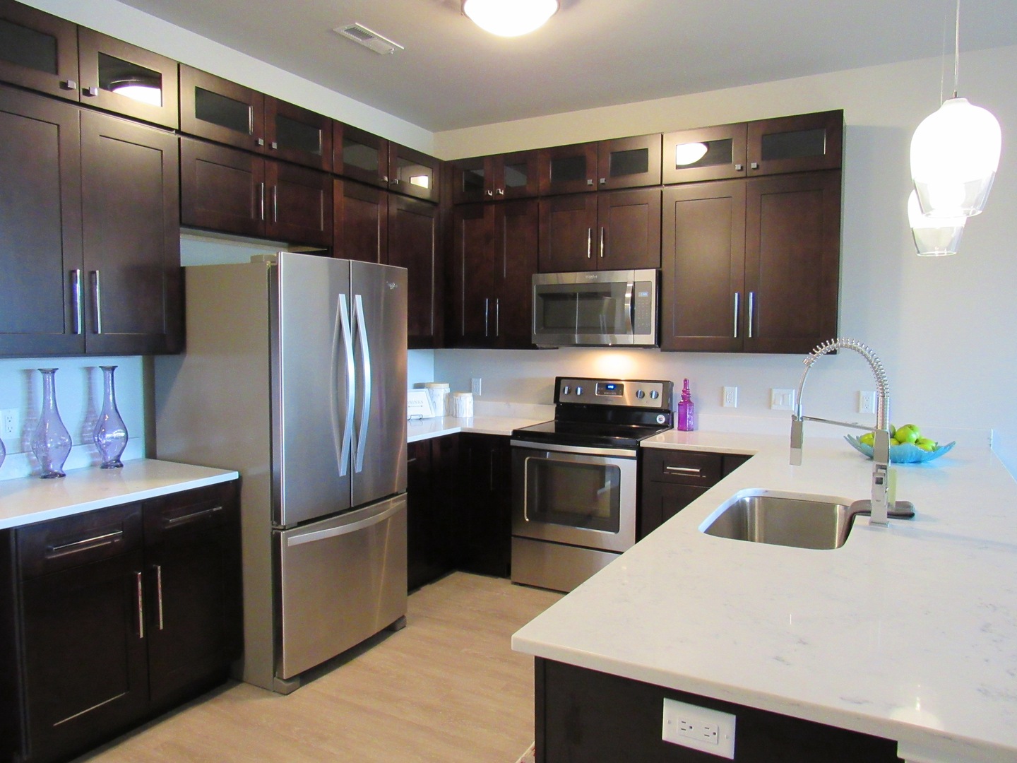 Milwaukee Apartment: 4175 North Oakland Avenue