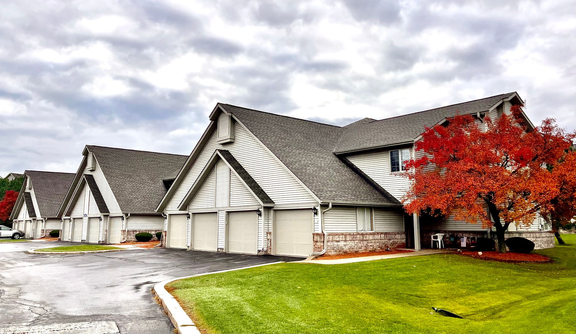 Waukesha Apartment: 2600 -  2610 Fielding Lane
