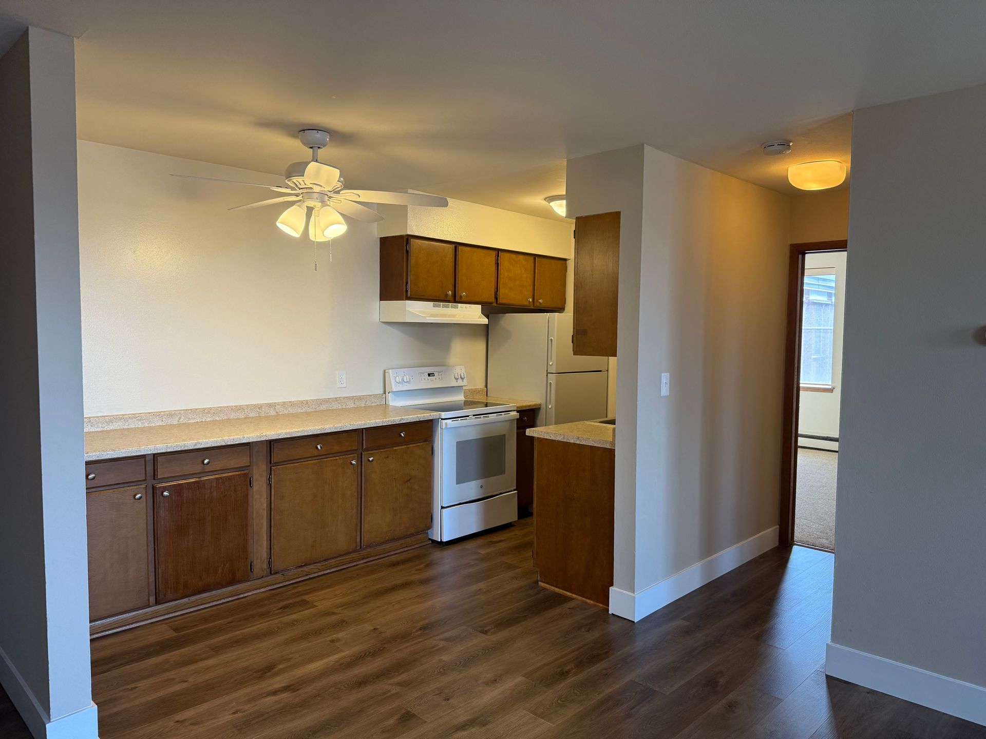 Milwaukee Apartment: 2466 - 2480 N Oakland Ave
