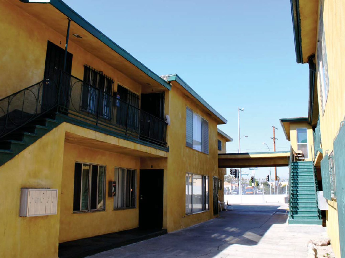 Los Angeles Apartment: 1935 & 1939 Obama Blvd.