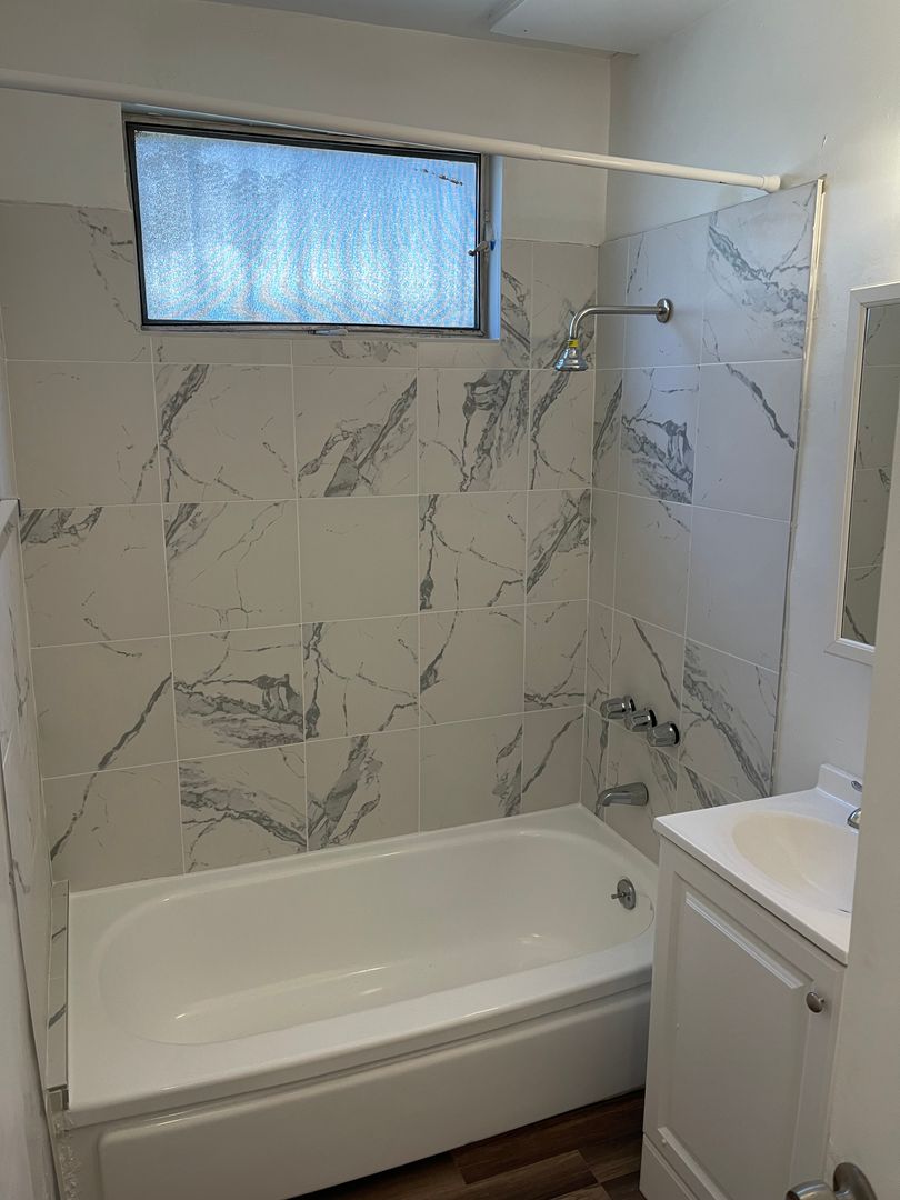 Los Angeles Apartment: 6714 11th Ave