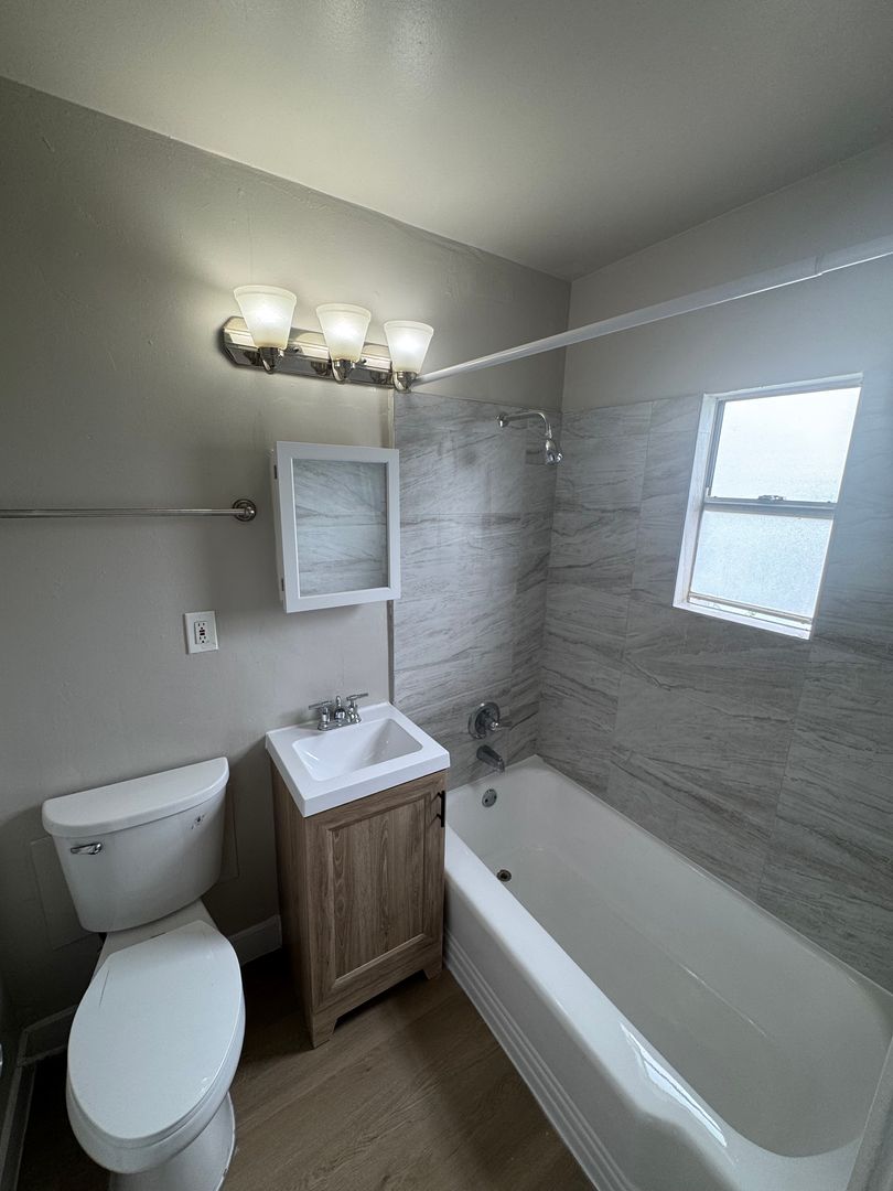 Los Angeles Apartment: 3406 Virginia Road