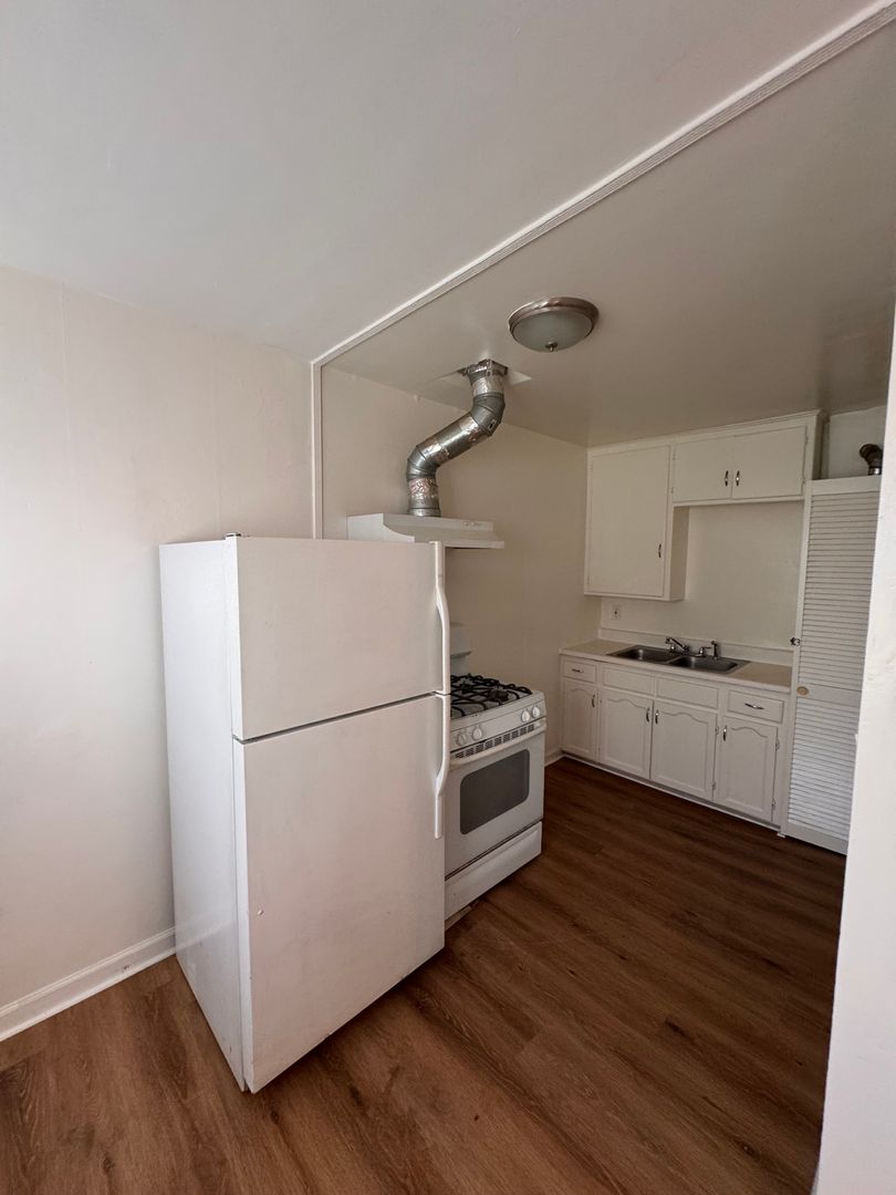 Los Angeles Apartment: 3406 Virginia Road