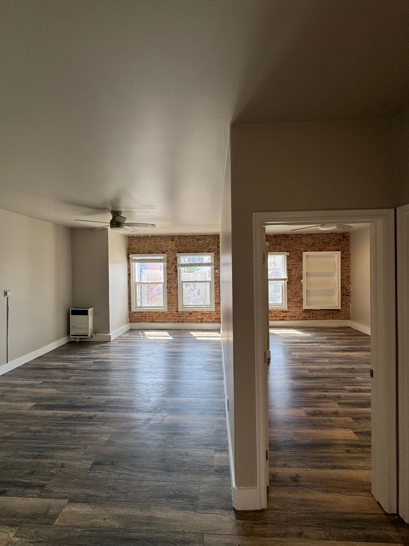 Los Angeles Apartment: 250 S Kenmore Ave