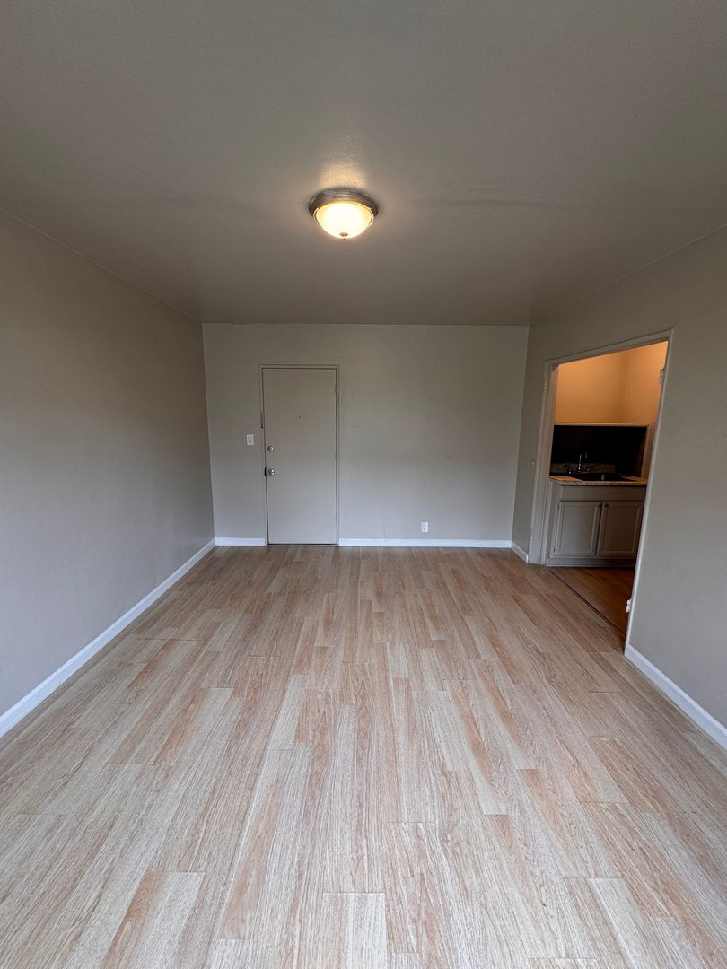 Los Angeles Apartment: 1338-1346 Crenshaw Blvd