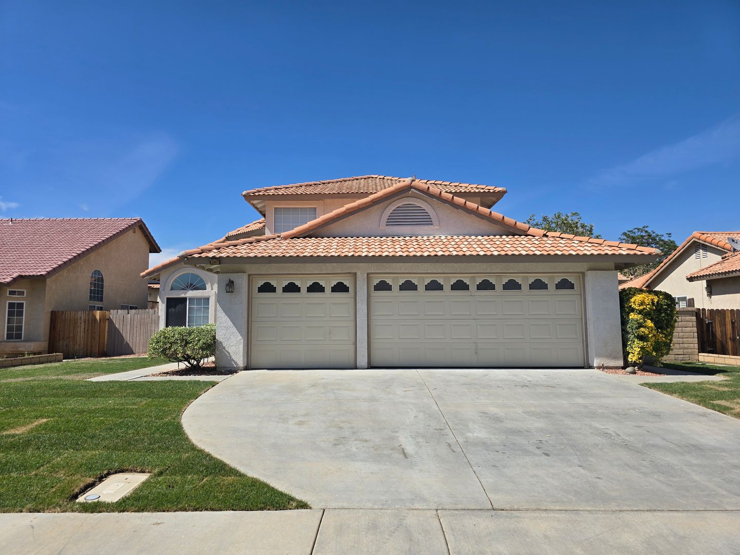 Palmdale House: 2007 Willowbrook Avenue