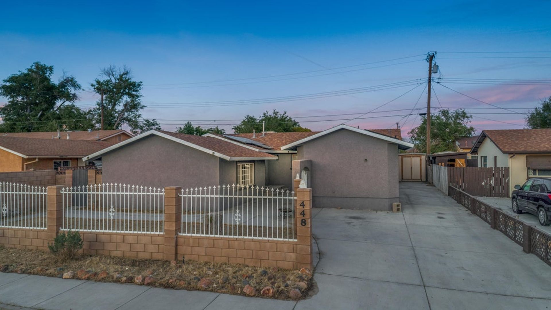 Rosamond House: 3448 Glendower St