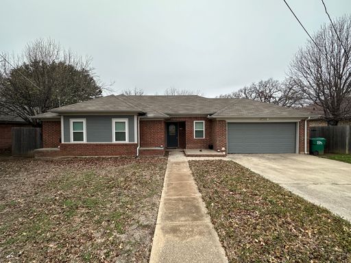 3/1 Home located close to Downtown Denton – photo 1