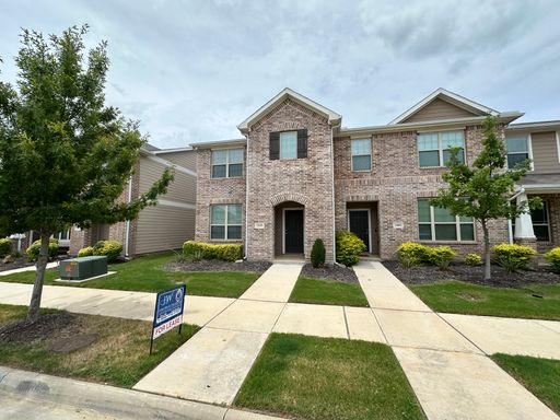 Great 3/2.5 for lease in Denton, Tx – photo 1