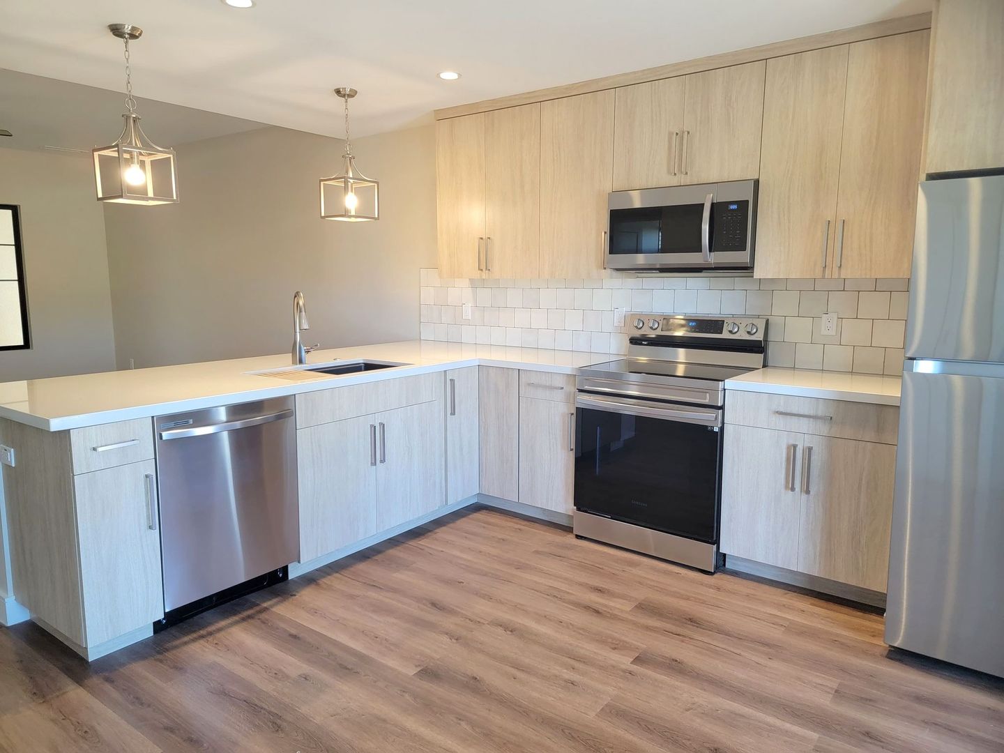 Prescott Apartment: 437 Montezuma St