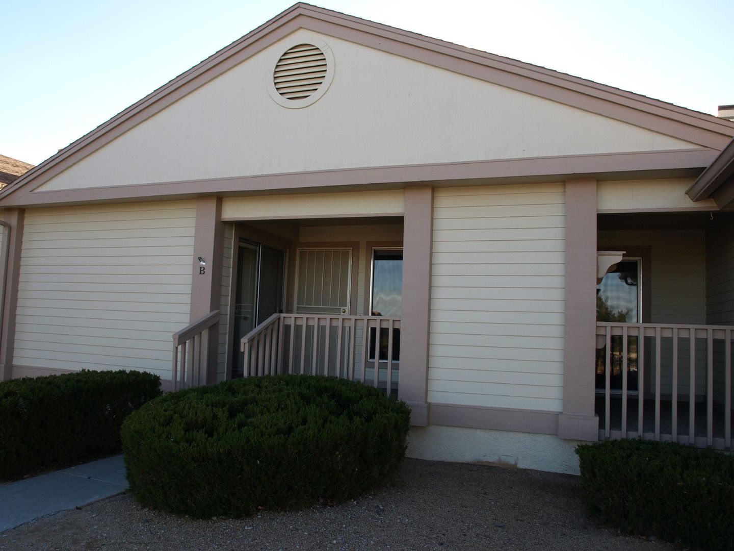 APPLY NOW - 3095 Shoshone 5B