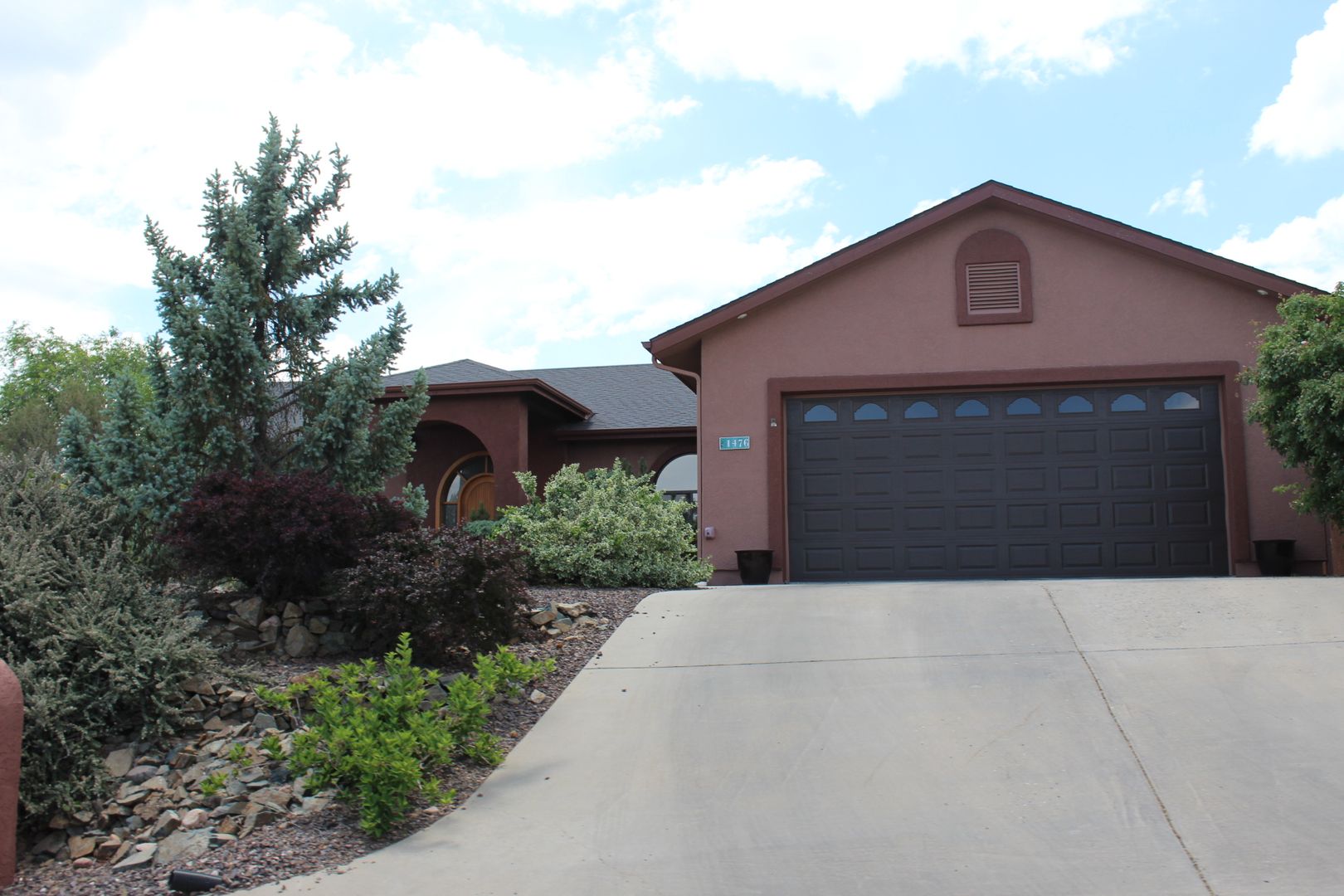 Prescott House: 1476 Eagle Crest Dr