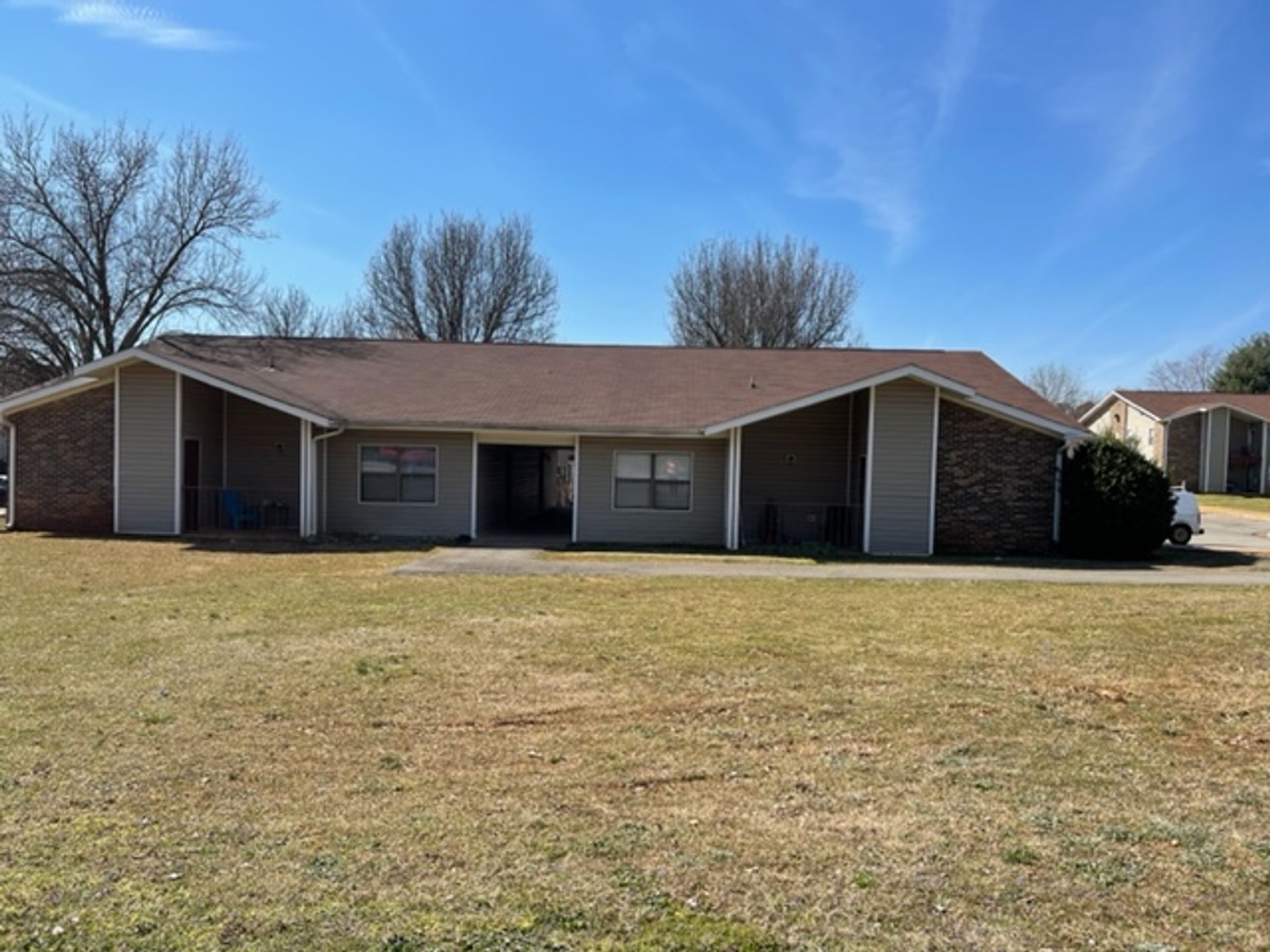 Madison Apartment: 5142 Wall Triana Hwy