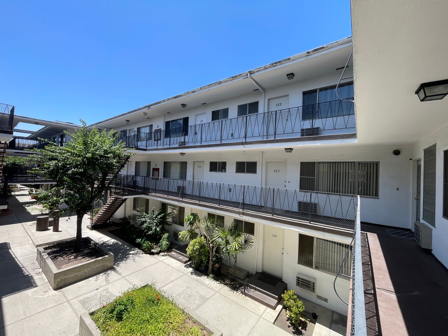 Glendale Apartment: 365 W. Doran St.