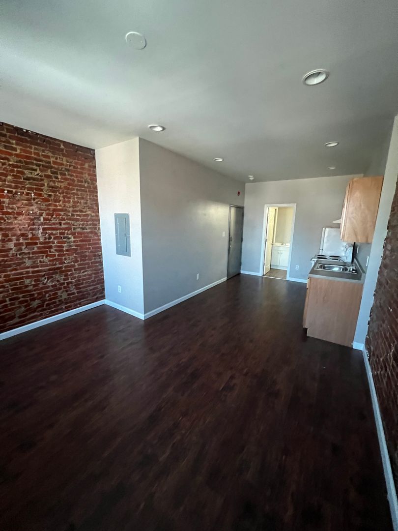 Philadelphia Apartment: 1938 Elkhart